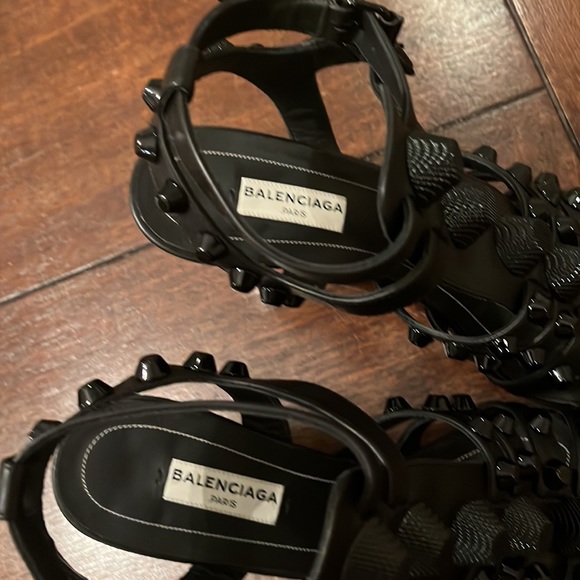 Designer wedges worn a few times, great condition. Minor skuff in right heel - Picture 2 of 7